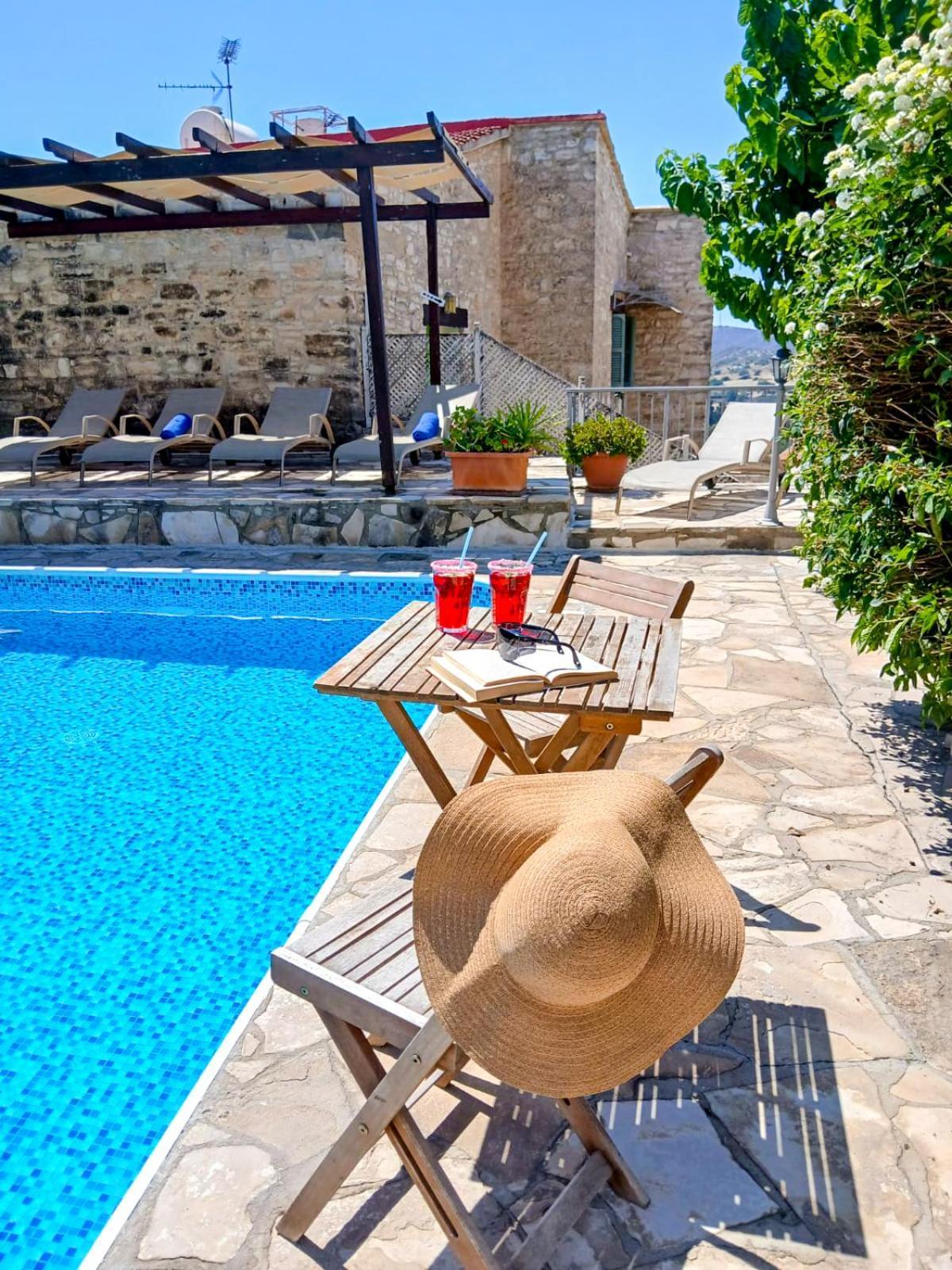 Appartement Athena'S Pool Oasis à Skarinou Extérieur photo